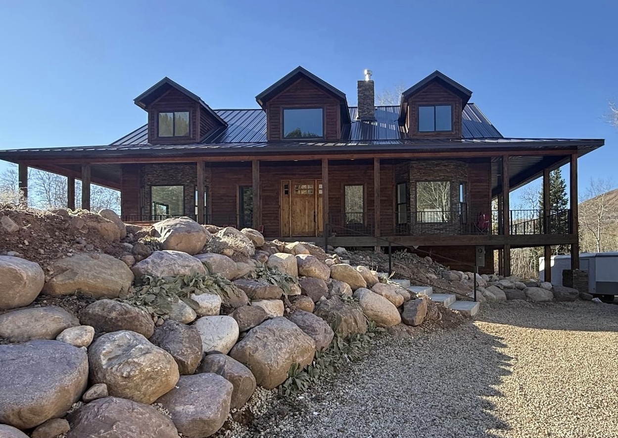 Completed Oakley cabin built by Big Mountain Customs